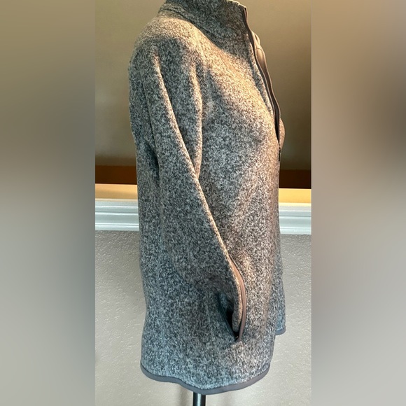 Patagonia Women's Birch White Better Sweater. Full Front Zipper Size Medium - Picture 4 of 15